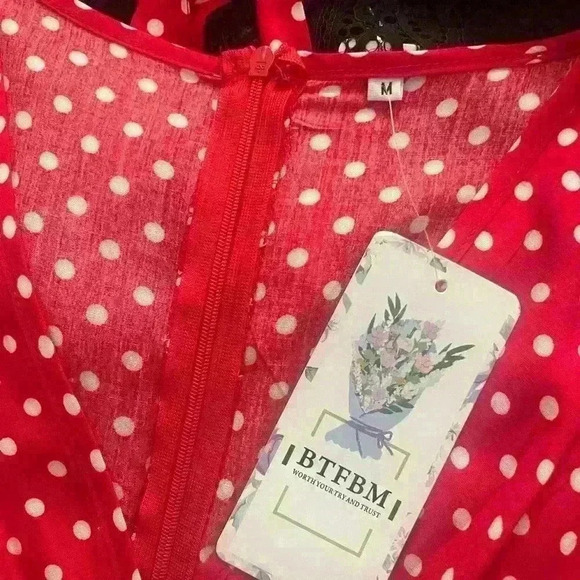 Cinched waist dress size medium NWT - Picture 2 of 5